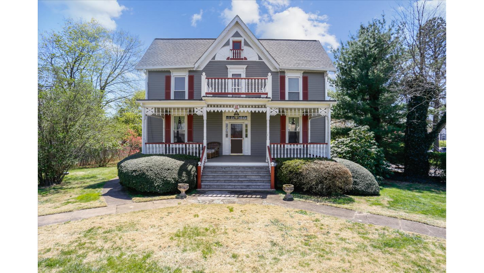 1 Loudoun St E, Round Hill, VA à vendre - Photo du bâtiment - Image 1 de 1