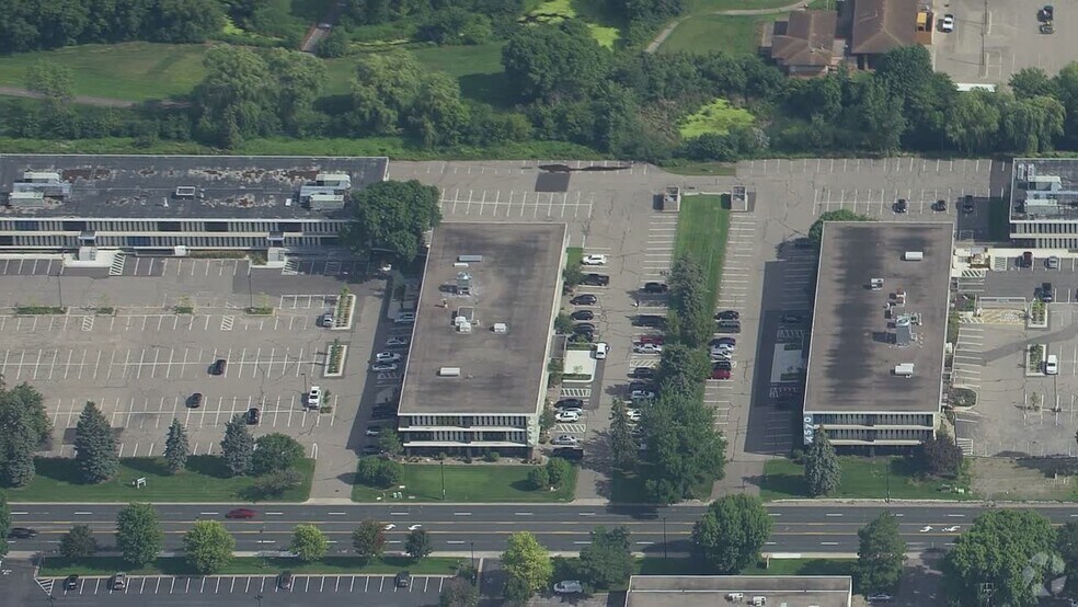4600 W 77th St, Edina, MN à louer - Vidéo aérienne - Image 3 de 51