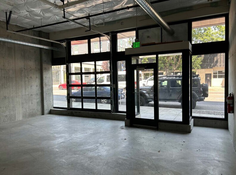 77 NE Grand Ave, Portland, OR à louer - Photo du bâtiment - Image 2 de 33