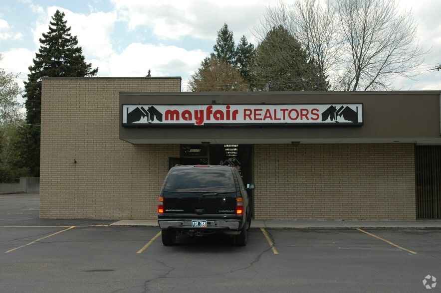 16325-16349 Middlebelt Rd, Livonia, MI for lease - Building Photo - Image 3 of 8