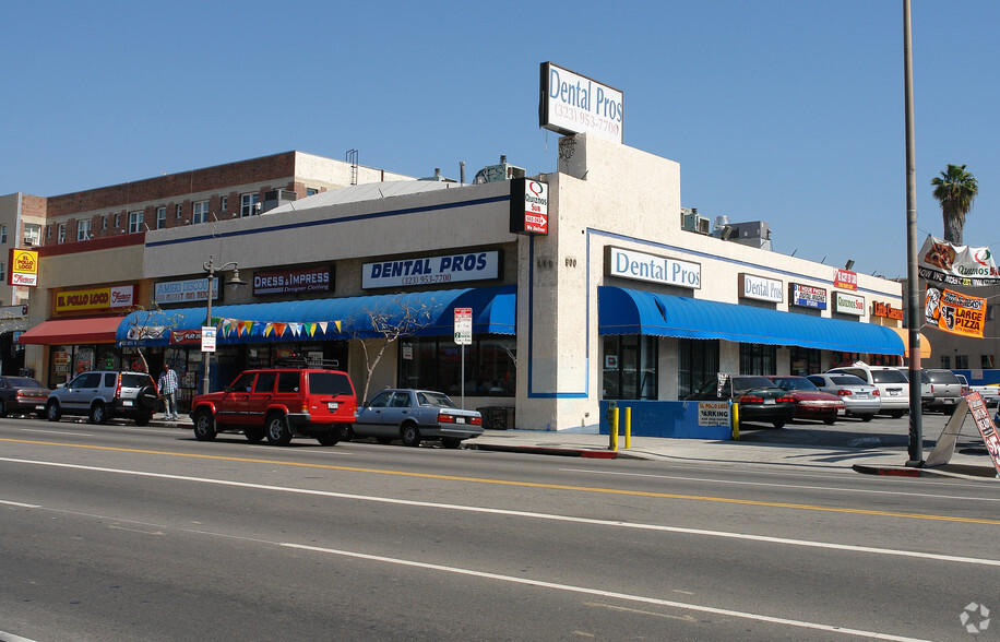 900-910 N Vermont Ave, Los Angeles, CA for lease - Primary Photo - Image 1 of 5