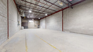 1420-1490 Rue Beaulac, Saint-Laurent, QC à louer Numérisation 3D de Matterport- Image 1 de 10