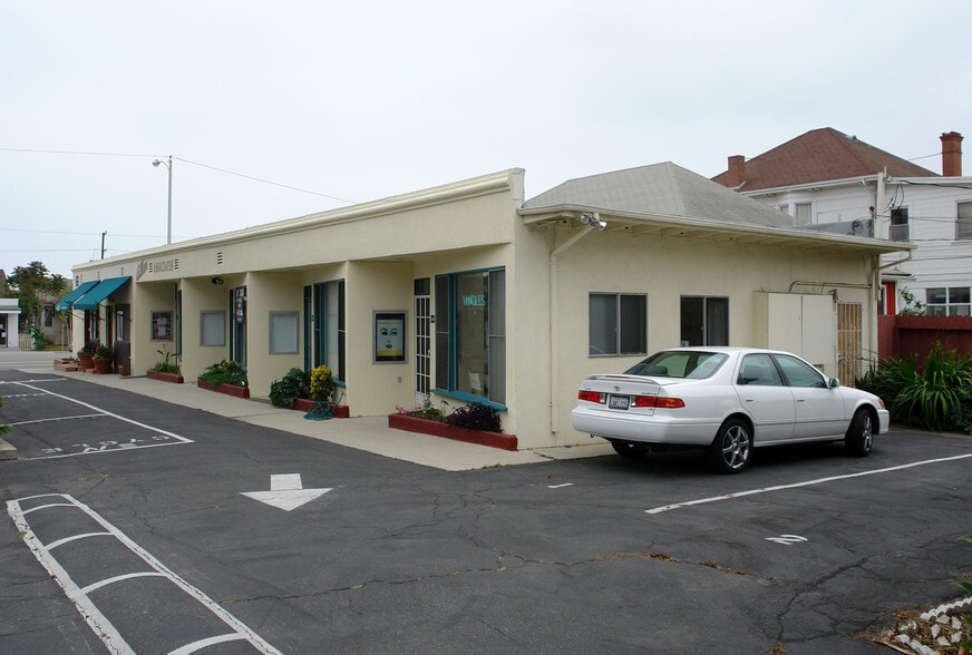 961-969 E Main St, Ventura, CA for lease - Building Photo - Image 2 of 9