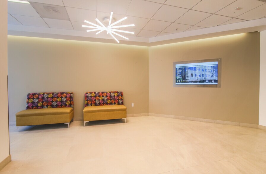 1510 S Central Ave, Glendale, CA à louer - Hall d’entrée - Image 2 de 8