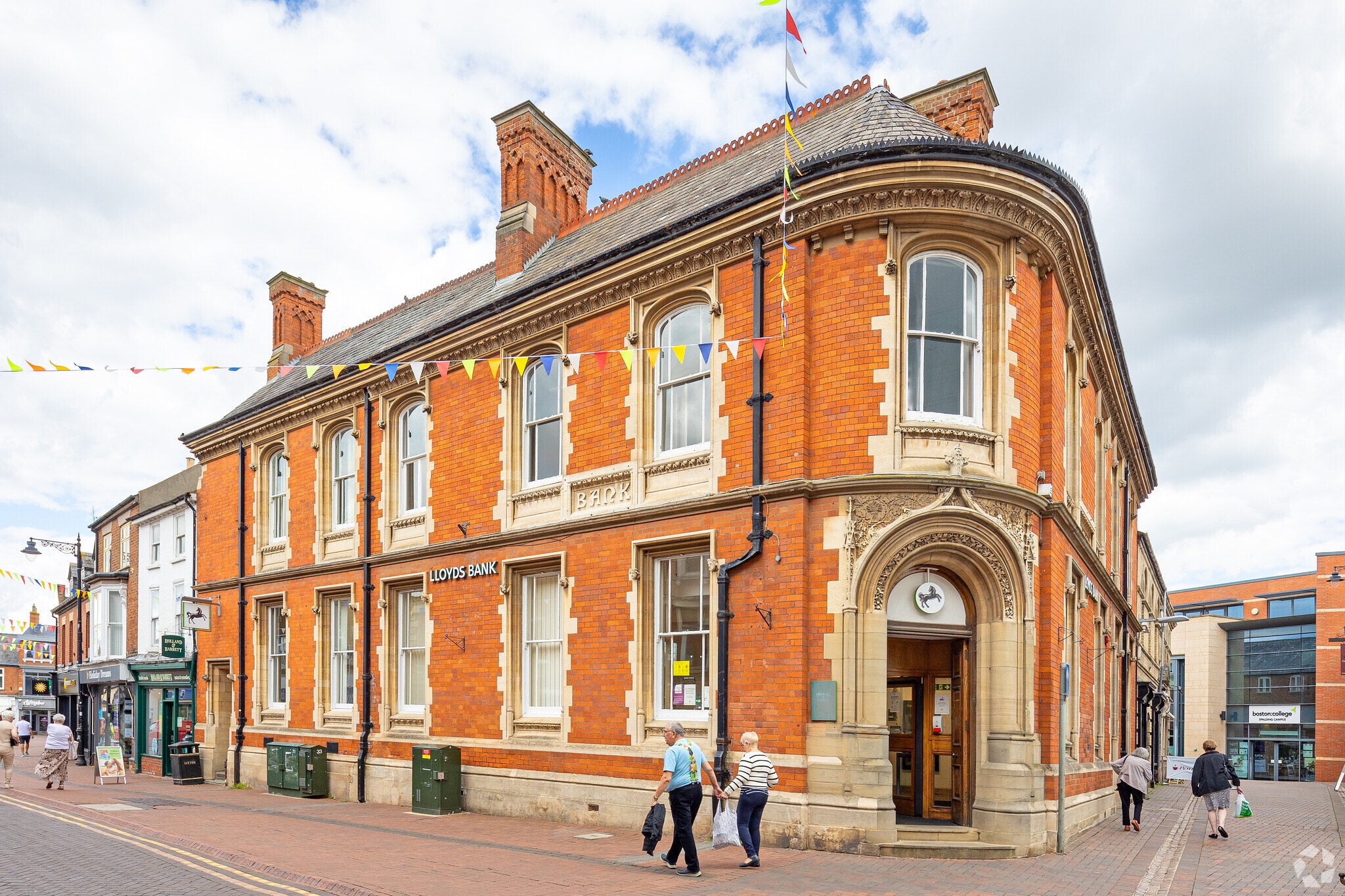 36-37 Hall Pl, Spalding for sale Primary Photo- Image 1 of 2