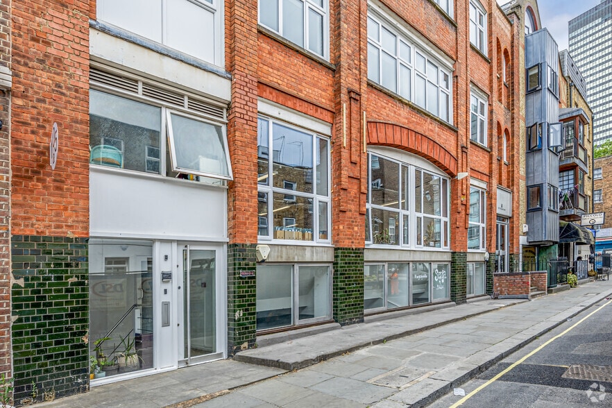 105-111 Euston St, London for lease - Building Photo - Image 3 of 3