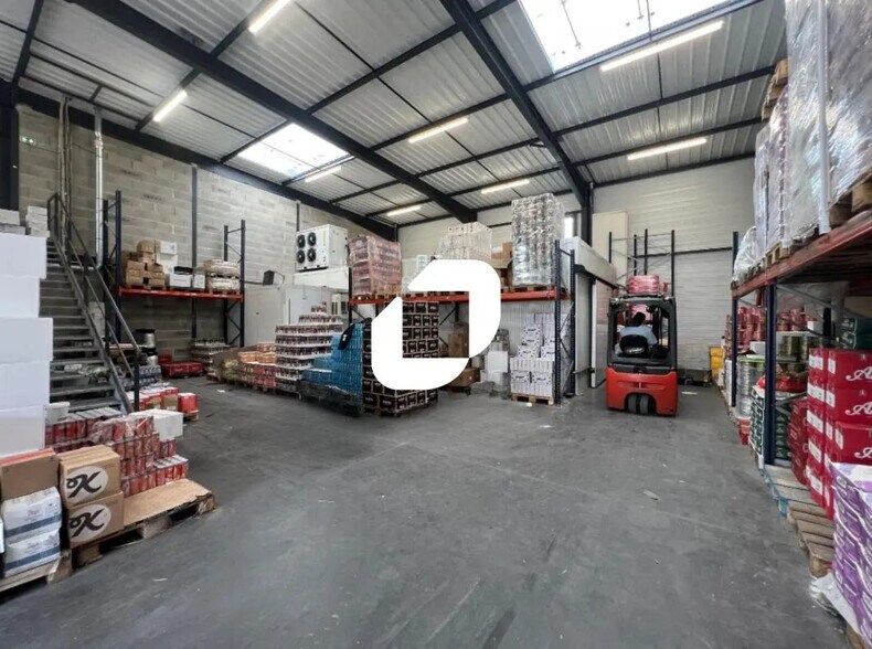 Office in Décines-Charpieu for lease - Interior Photo - Image 3 of 12