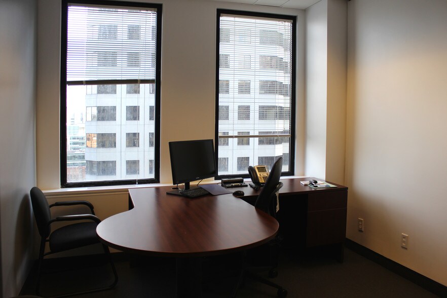 555 Boul René-Lévesque O, Montréal, QC à louer - Photo intérieure - Image 2 de 6