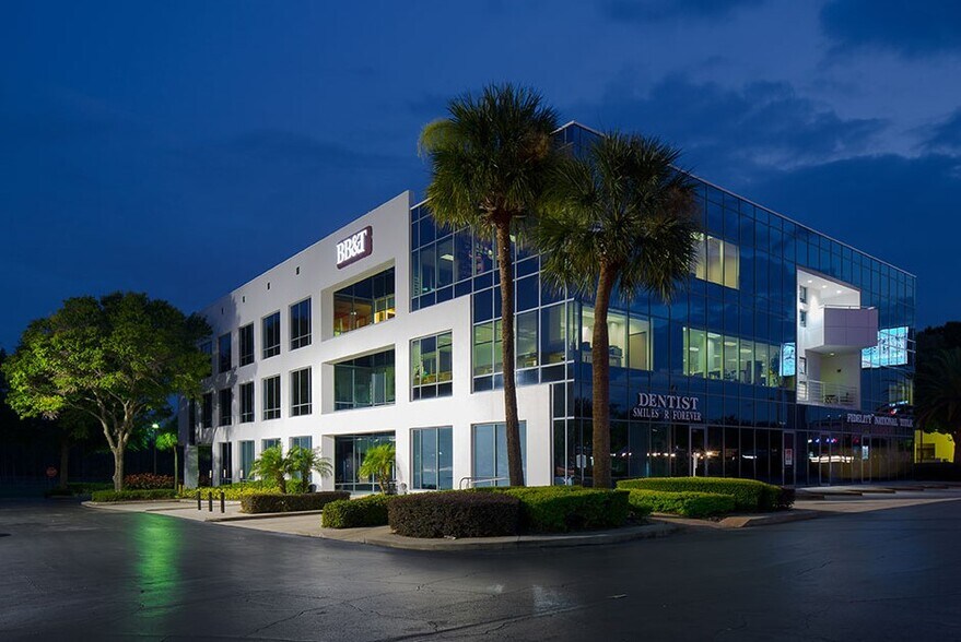 7208 W Sand Lake Rd, Orlando, FL à louer - Photo du bâtiment - Image 3 de 5