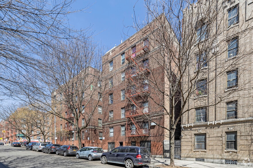 573 Isham St, New York, NY for sale - Building Photo - Image 2 of 5