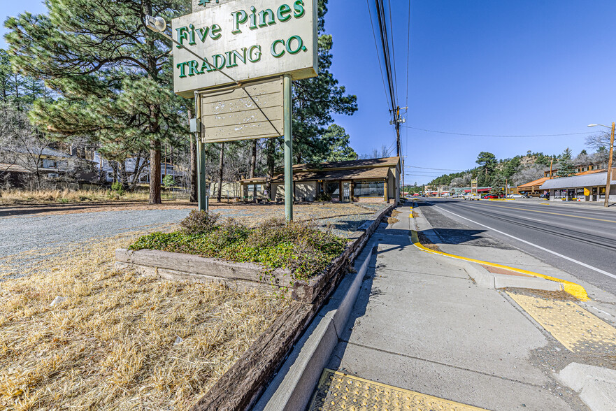 1301 Sudderth Dr, Ruidoso, NM à vendre - Photo du bâtiment - Image 1 de 51