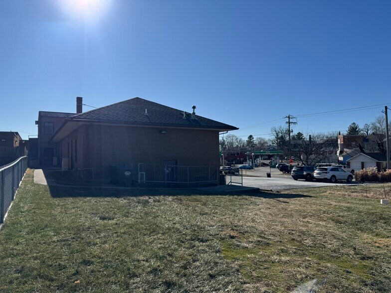 3630 Boudinot Ave, Cincinnati, OH à louer - Photo du bâtiment - Image 3 de 8