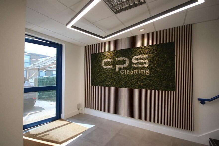 Gateway Mews, Londres à vendre - Photo du bâtiment - Image 3 de 9