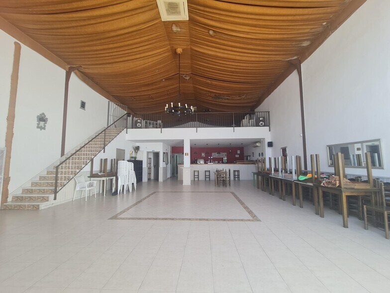 Retail in Conil de la Frontera, Cádiz for sale - Building Photo - Image 2 of 13