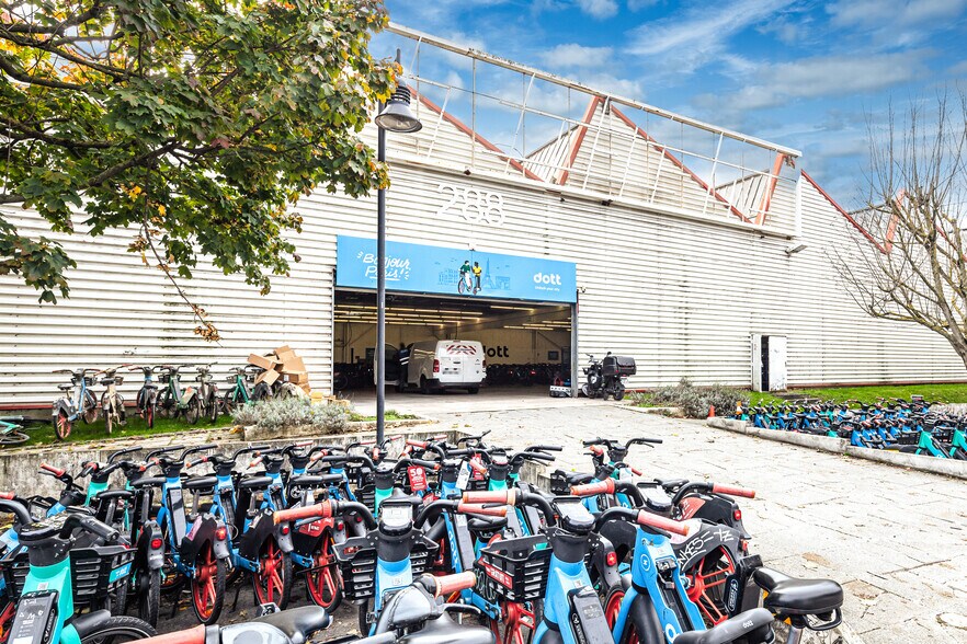 Flex dans Aubervilliers à louer - Photo du bâtiment - Image 3 de 3