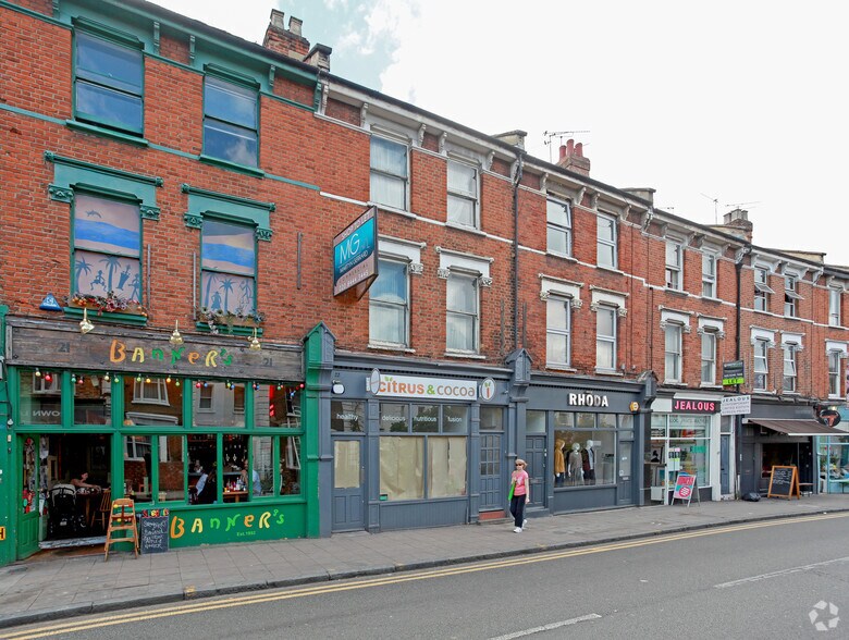 23 Park Rd, Londres à louer - Photo du bâtiment - Image 3 de 3