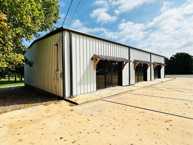 1195 E Main St, Melbourne, AR for sale - Building Photo - Image 2 of 16