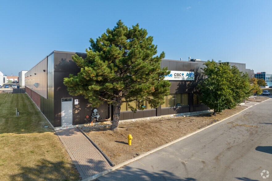 100 Courtland Ave, Vaughan, ON à louer - Photo du bâtiment - Image 2 de 4