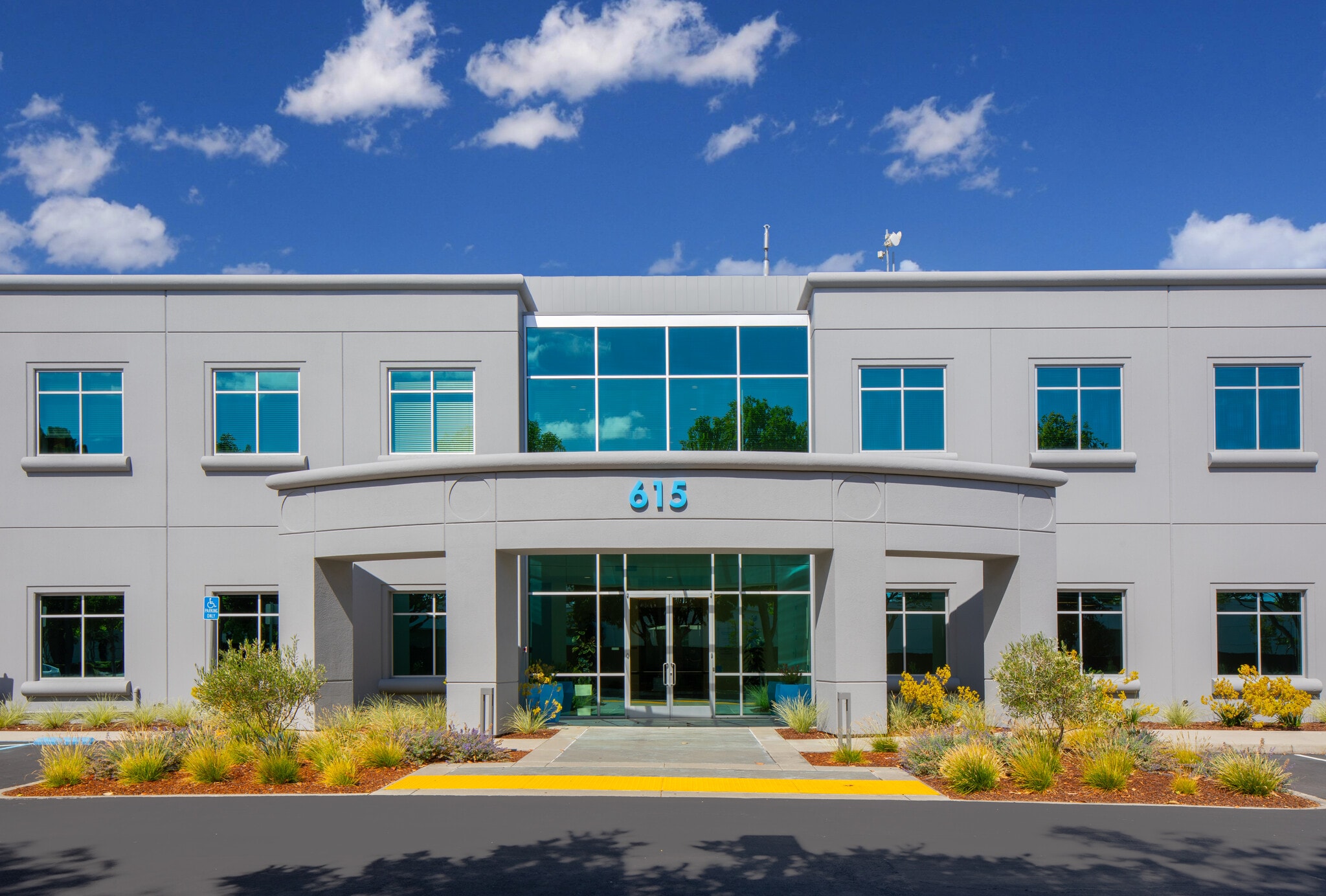 615 National Ave, Mountain View, CA for lease Primary Photo- Image 1 of 6