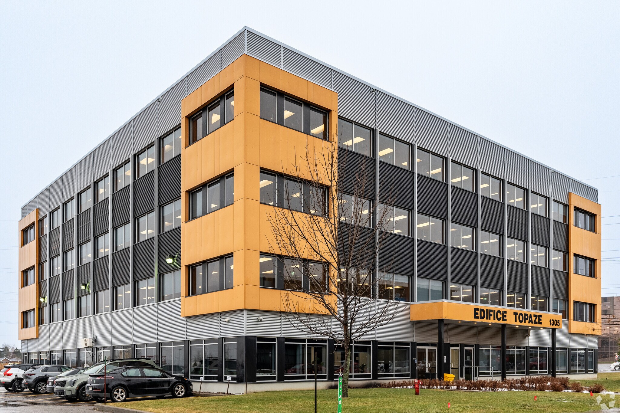 1305 Rue Du Blizzard, Québec, QC for sale Primary Photo- Image 1 of 1