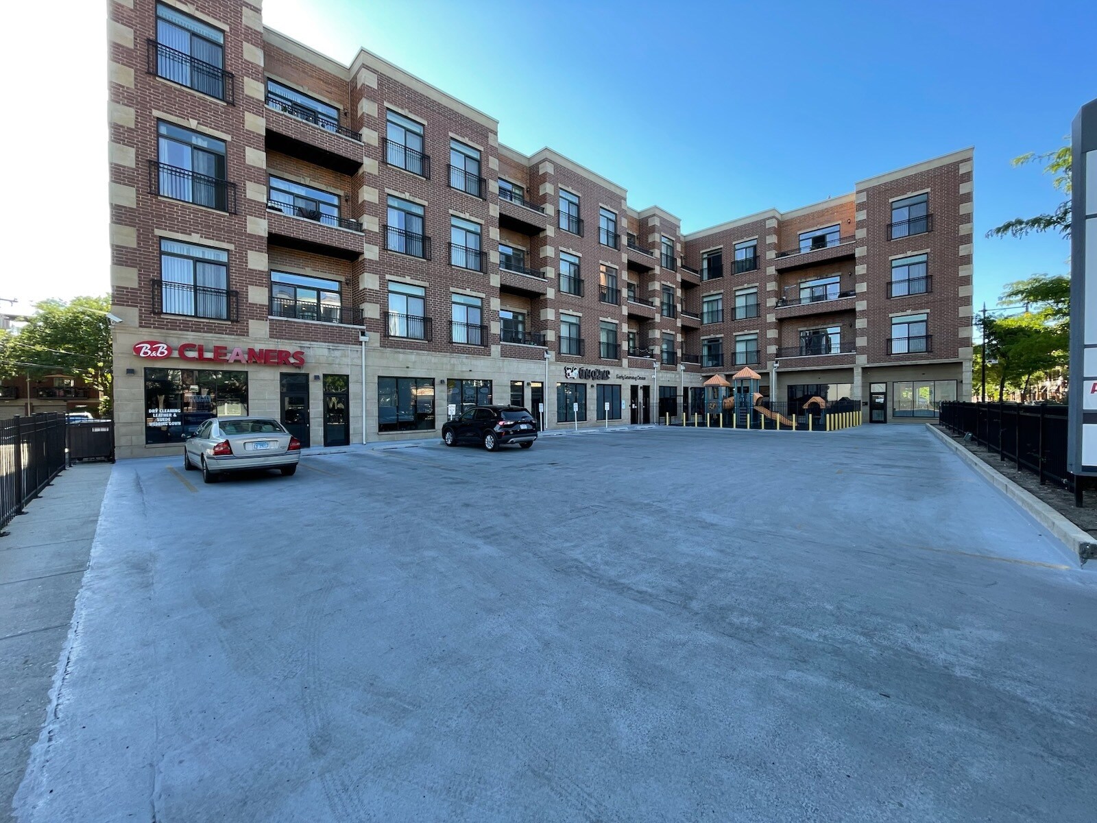 4651 N Greenview Ave, Chicago, IL for lease Interior Photo- Image 1 of 5