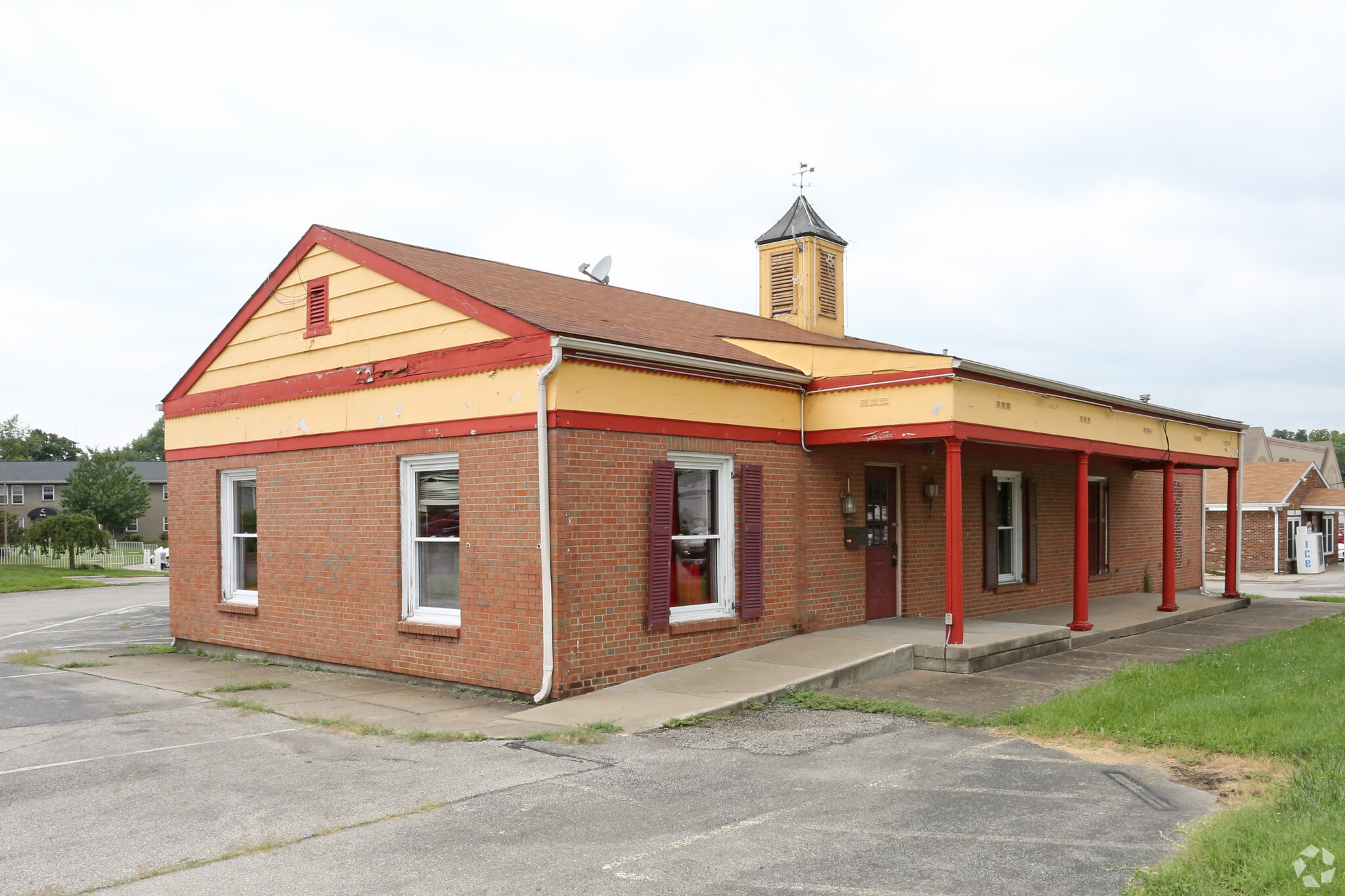 2743 Charlestown Rd, New Albany, IN for sale Primary Photo- Image 1 of 1