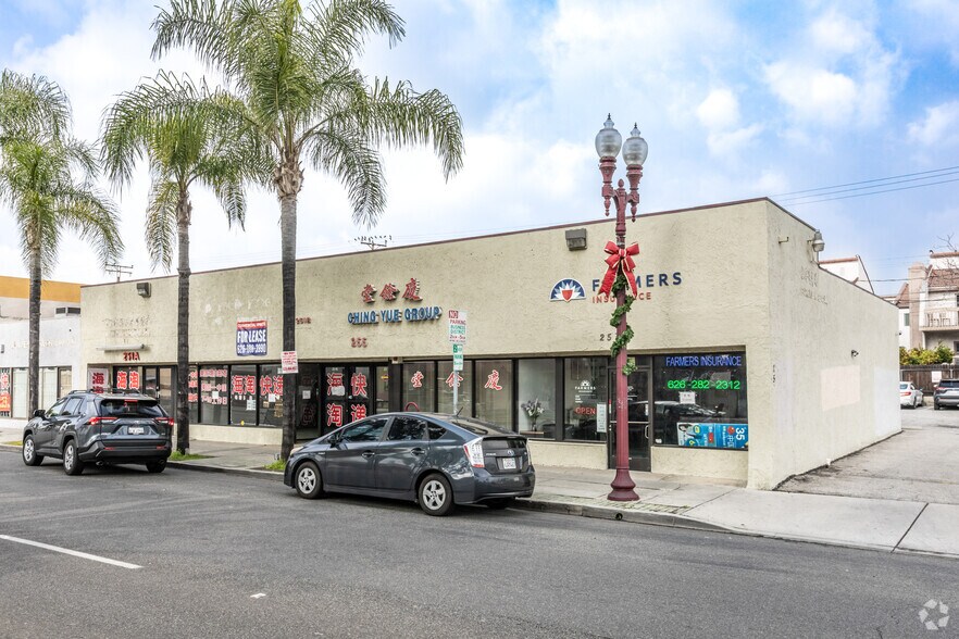 251-257 Garvey Ave, Monterey Park, CA à vendre - Photo principale - Image 1 de 3