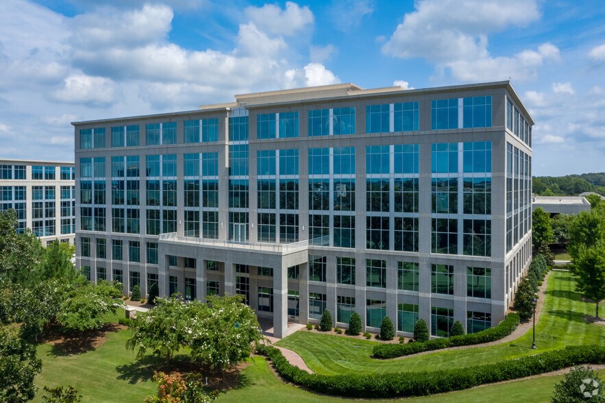 11525 N Community House Rd, Charlotte, NC à louer - Photo du bâtiment - Image 3 de 4