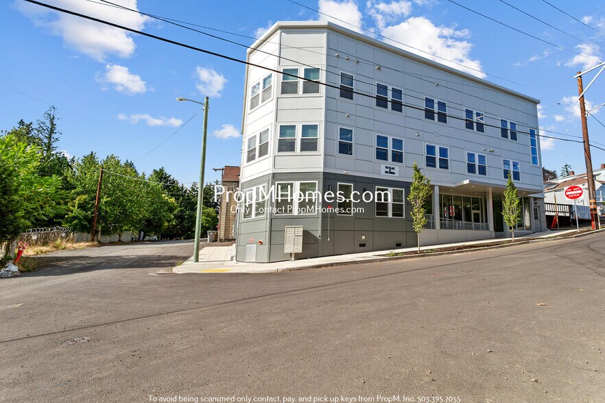 7921 SW Old Capitol Hwy, Portland, OR à louer - Photo du bâtiment - Image 2 de 4
