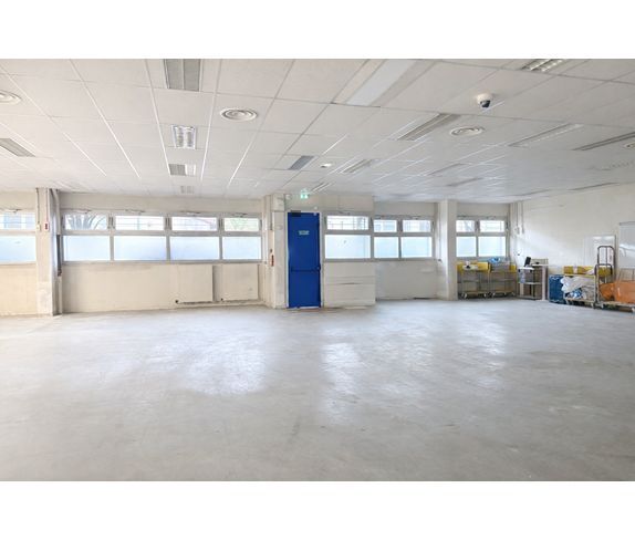Industrial in Malakoff for lease Interior Photo- Image 1 of 7