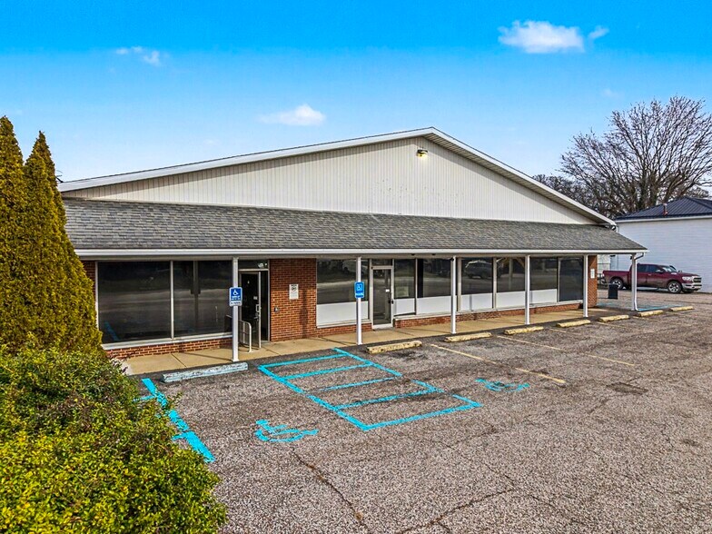 2906 Washington Blvd, Belpre, OH à vendre - Photo du bâtiment - Image 2 de 44