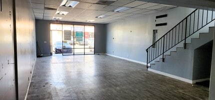 8485 Glenoaks Blvd, Sun Valley, CA à louer Photo intérieure- Image 2 de 5