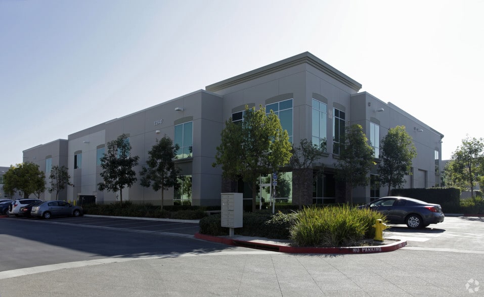 13947 Central Ave, Chino, CA for sale - Primary Photo - Image 1 of 3