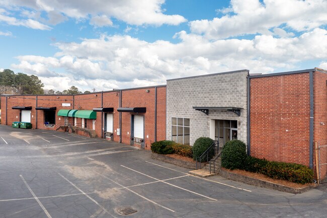 Plus de détails pour 3021 Olympic Industrial Dr SE, Smyrna, GA - Industriel à louer