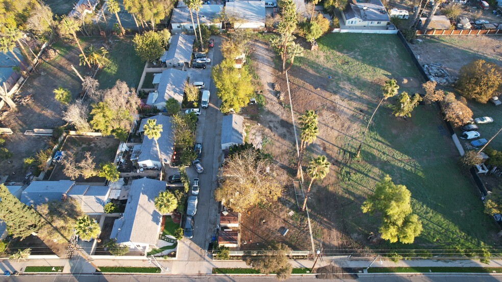 18957-19009 Saticoy St, Reseda, CA for lease - Building Photo - Image 2 of 2