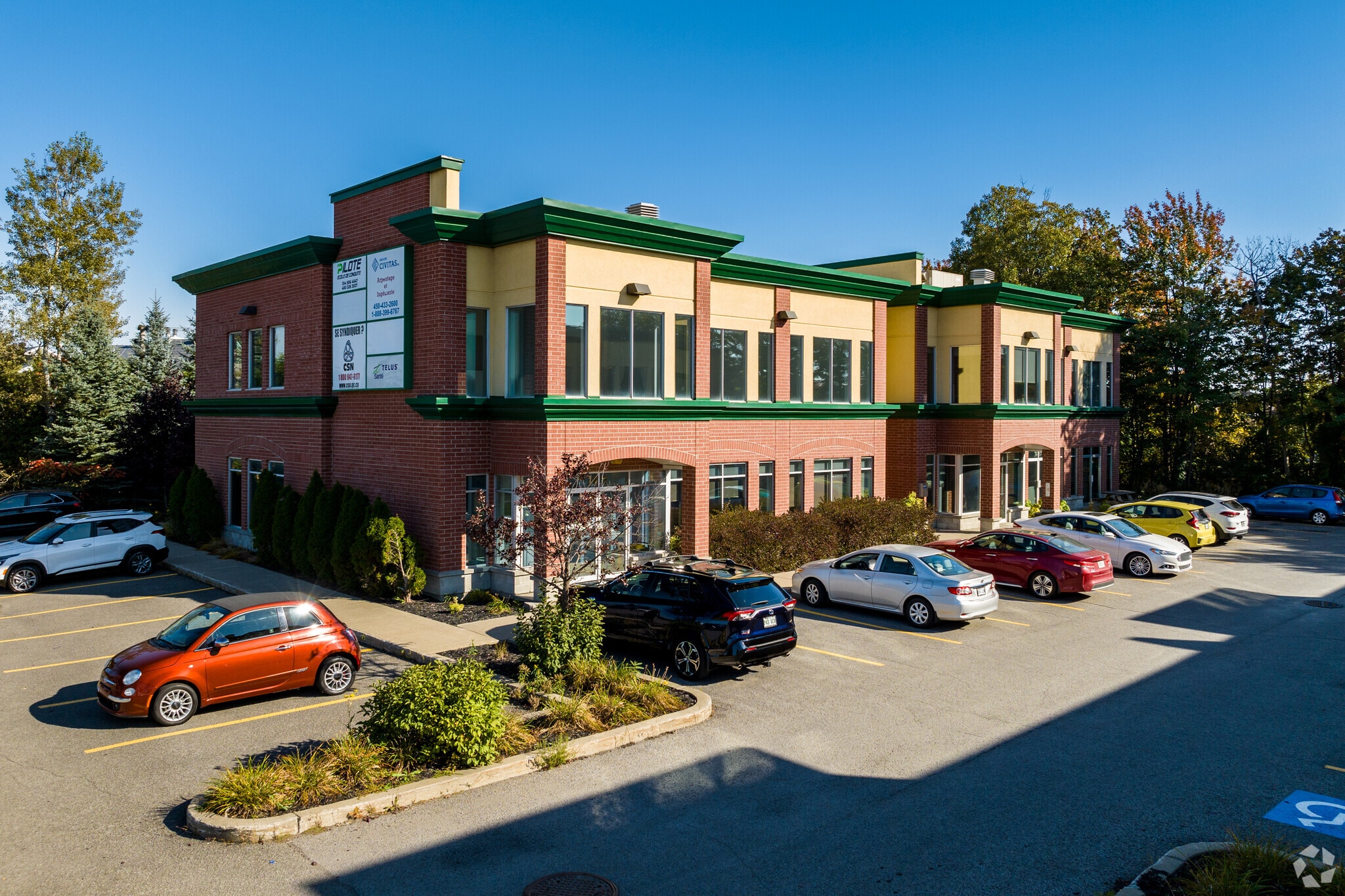 3453-3471 Boul De La Pinière, Terrebonne, QC for sale Primary Photo- Image 1 of 1