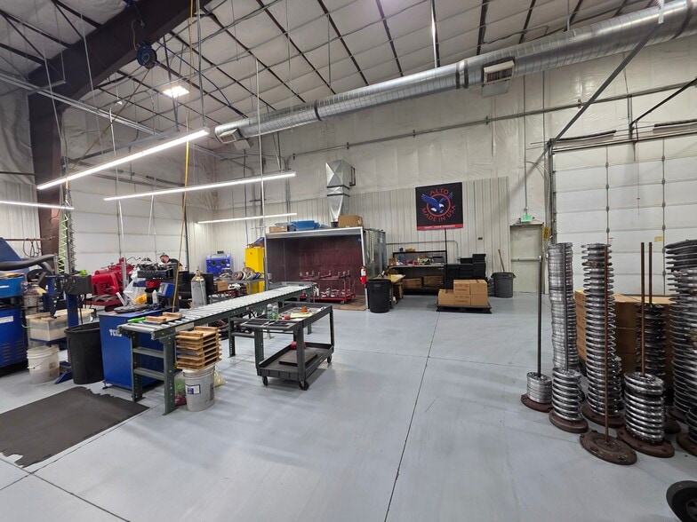 1518 N Pine Canyon Rd, Tooele, UT à vendre - Photo du bâtiment - Image 3 de 12