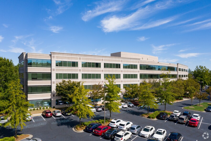 925 North Point Pky, Alpharetta, GA à louer - Photo du bâtiment - Image 3 de 34