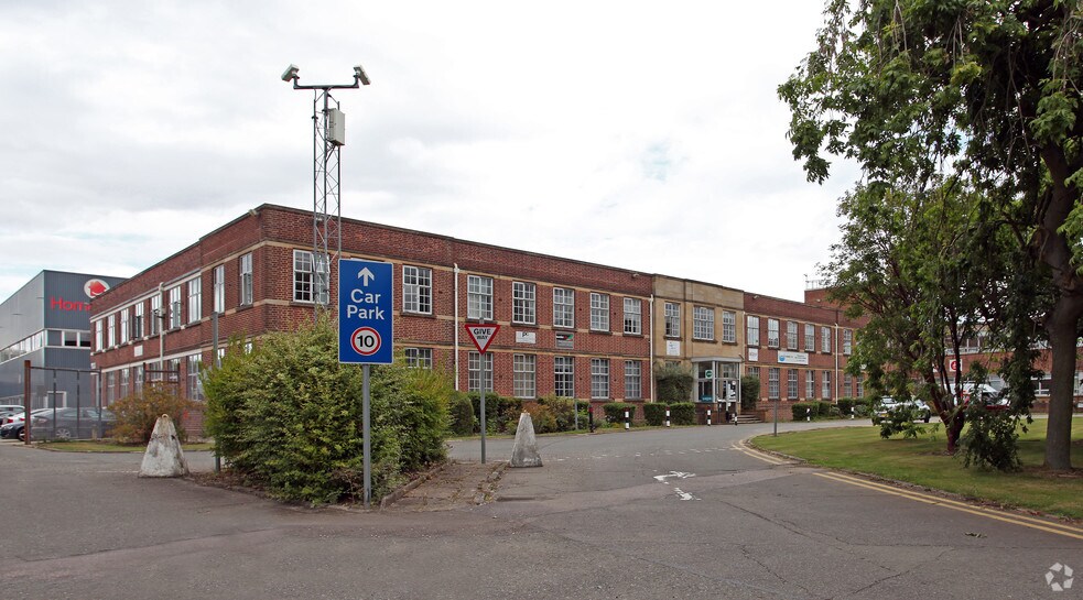 Main Block & Area 3, Cherwell Business Village, Banbury à vendre - Photo du bâtiment - Image 2 de 35
