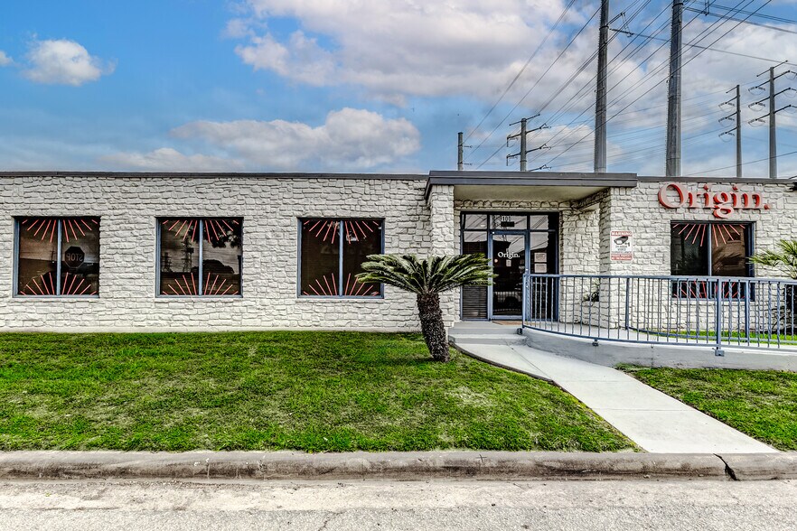 4950 Terminal St, Bellaire, TX à louer - Photo du bâtiment - Image 2 de 5