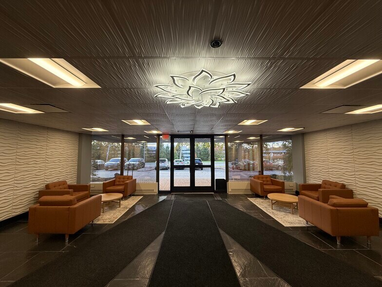 420 Columbus Ave, Valhalla, NY à louer - Photo du bâtiment - Image 2 de 49