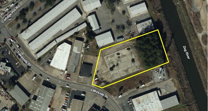 721 Lakeside Dr, Mobile, AL for lease Primary Photo- Image 1 of 12