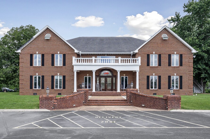 236 Miller Ave, Crossville, TN for sale - Building Photo - Image 2 of 16