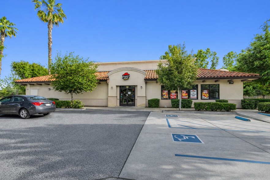 250 S Akers St, Visalia, CA à vendre - Photo du bâtiment - Image 2 de 6