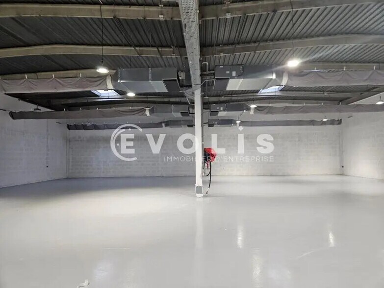 Flex in Massy for lease - Interior Photo - Image 3 of 23