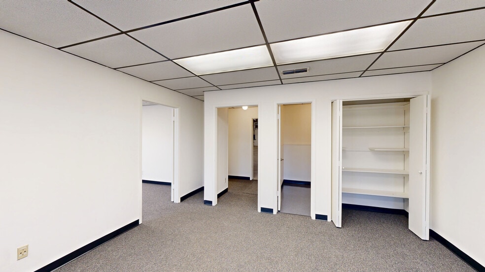 2501-2519 Gravel Dr, Fort Worth, TX for lease - Matterport 3D Scan - Image 2 of 33