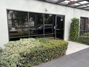 551-581 W Covina Blvd, San Dimas, CA à louer Photo intérieure- Image 1 de 5