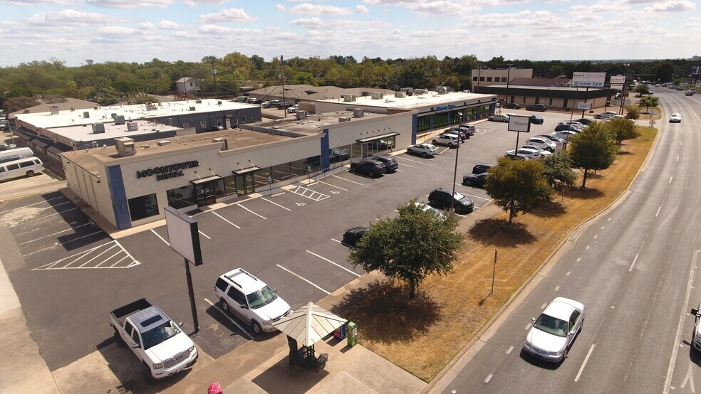 5301-5307 Airport Blvd, Austin, TX à louer - Photo du bâtiment - Image 3 de 5