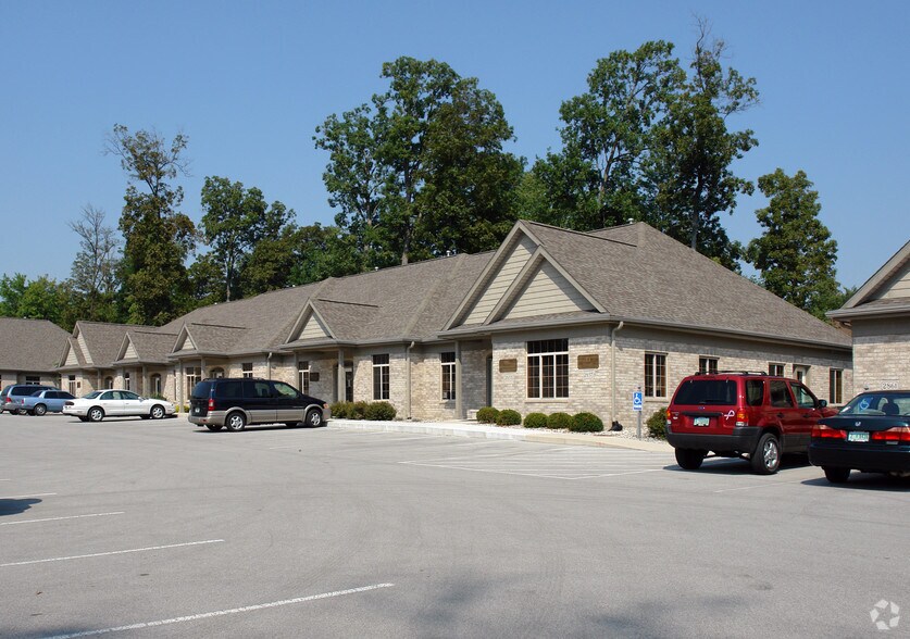 2841-2857 E Dupont Rd, Fort Wayne, IN à louer - Photo du bâtiment - Image 3 de 3