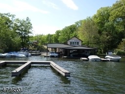 342-352 Lakeside Blvd, Hopatcong, NJ for sale - Primary Photo - Image 1 of 14